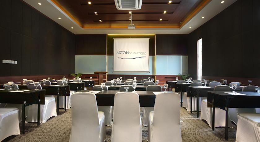 Aston Bojonegoro City Hotel Exterior foto
