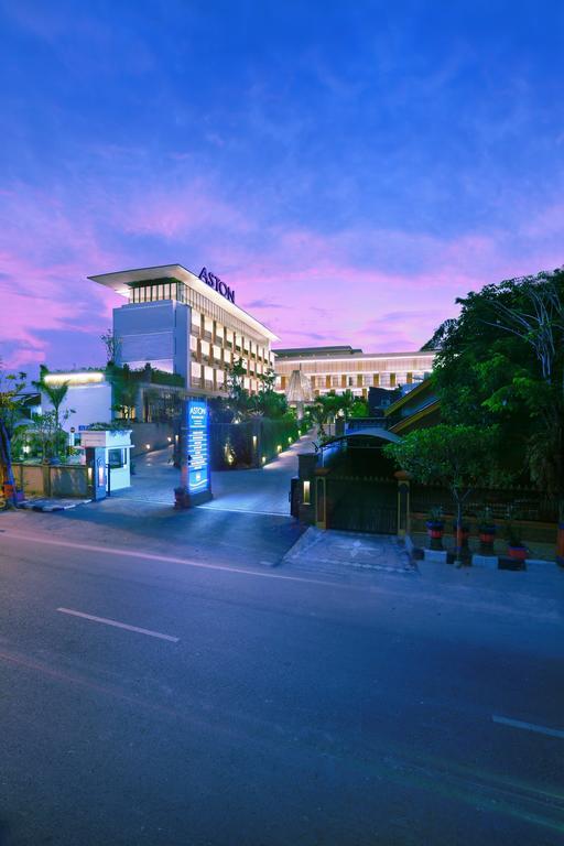 Aston Bojonegoro City Hotel Exterior foto